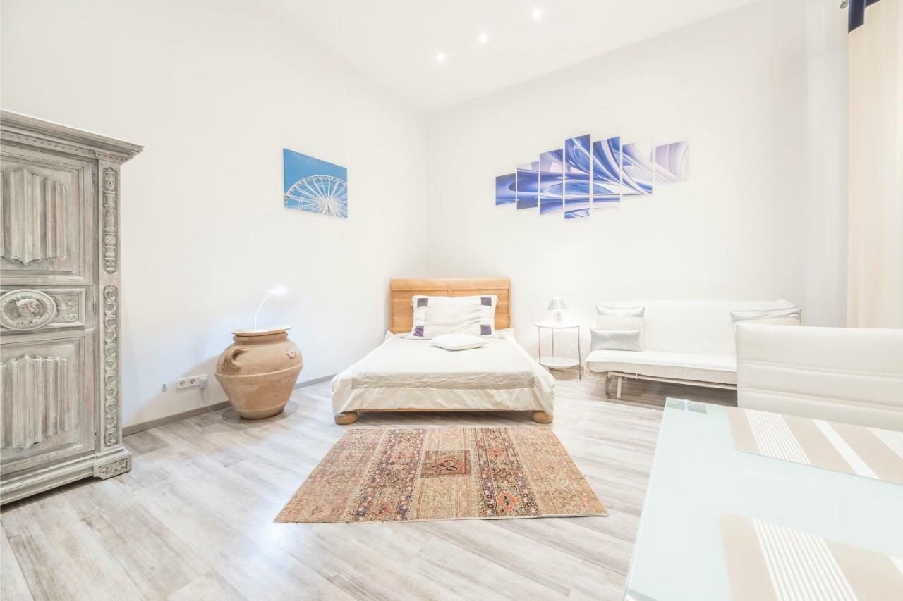 Atlanta Apartment Is In The Heart Of Budapest Bagian luar foto