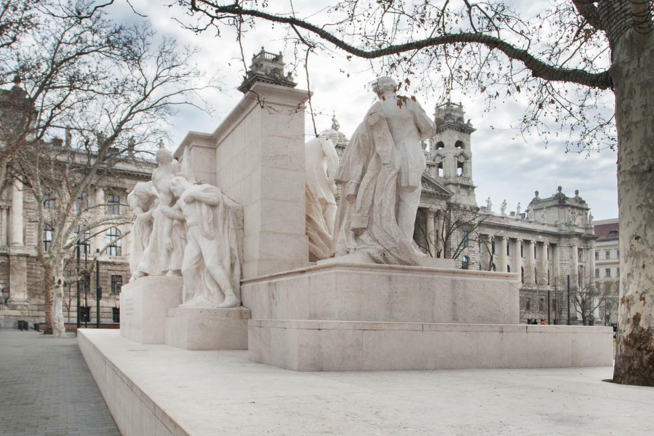 Atlanta Apartment Is In The Heart Of Budapest Bagian luar foto