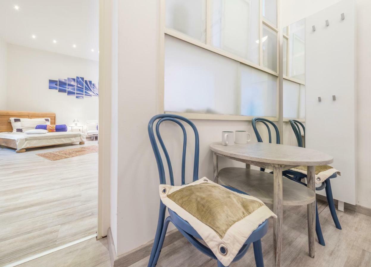 Atlanta Apartment Is In The Heart Of Budapest Bagian luar foto